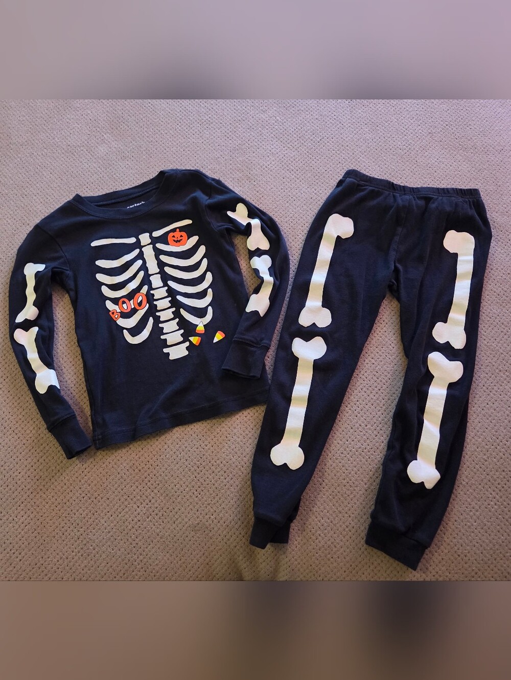 Carter's child of mine 5T 2 piece snug fitting pajamas set bones